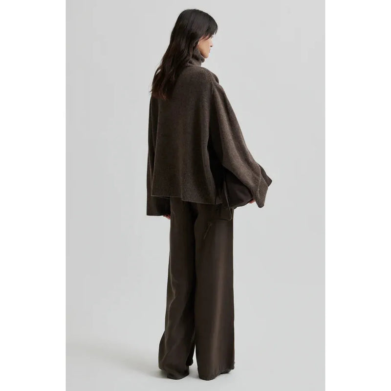 Alpha Knit T-Neck Brown