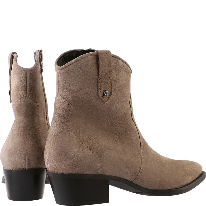 Tate Cowboy Style Boots Taupe