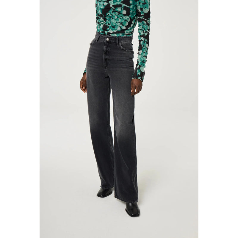 Zoe Boyfriend Fit Jeans Washed Black
