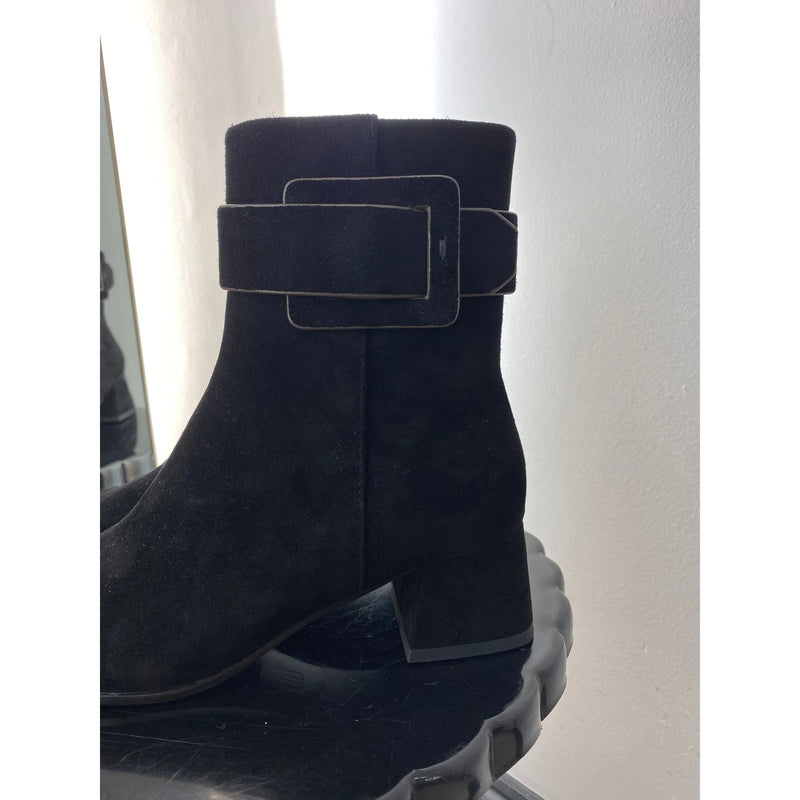 Suede Bootie Black
