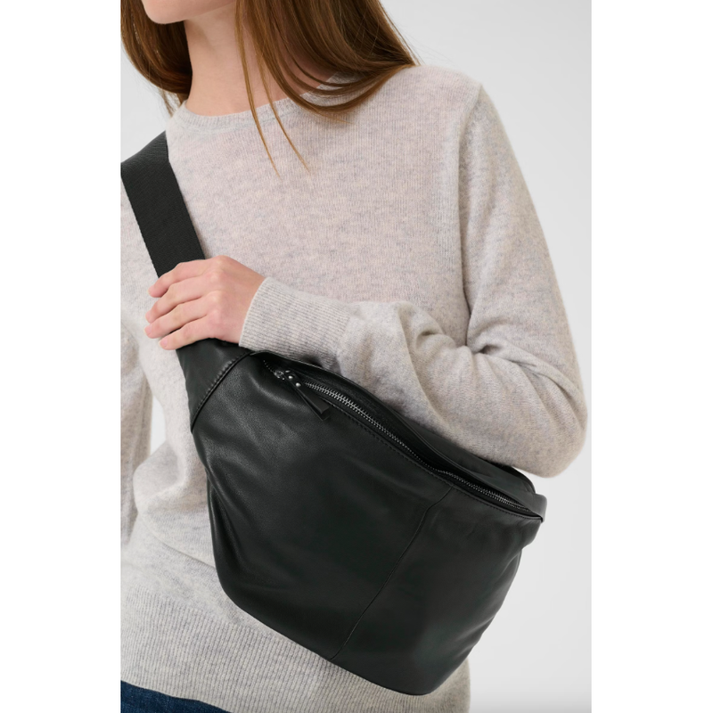 AvikaIW Bumbag Black Leather