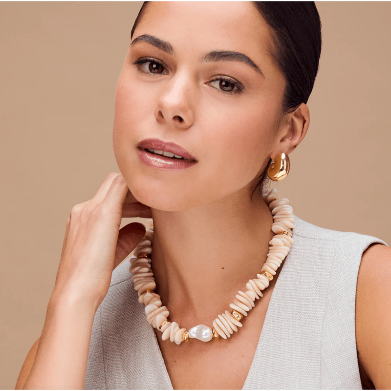 Statement Chip & Pearl Necklace Pearl